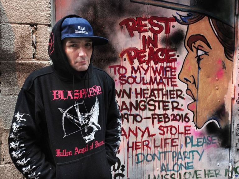 vancouver-bc-december-28-2016-downtown-eastside-artis